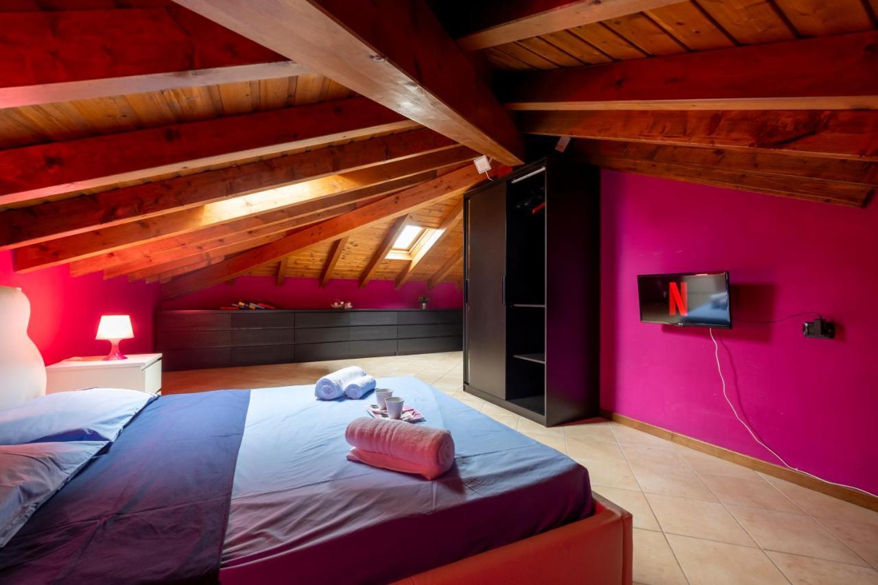 Leonardo Academy In 5' - Parcheggio Gratis - Laghi & Wi-Fi Apartment Sesto Calende Ngoại thất bức ảnh